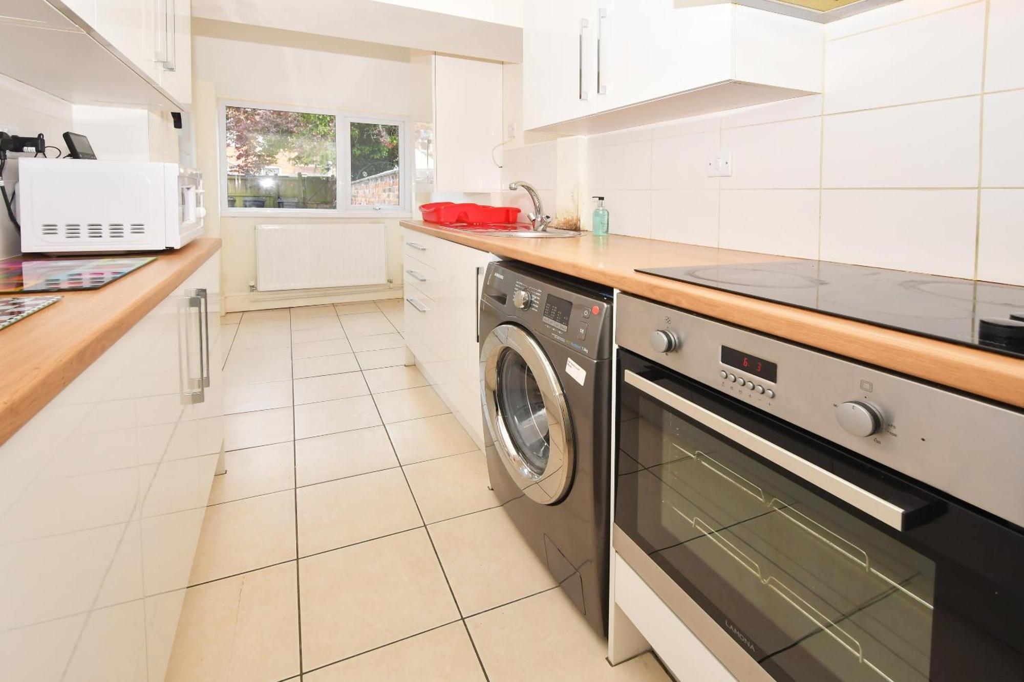 Townhouse @ 178 Ruskin Road Crewe Exterior foto